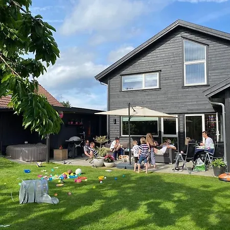 Holiday home House With Garden Close To Beach